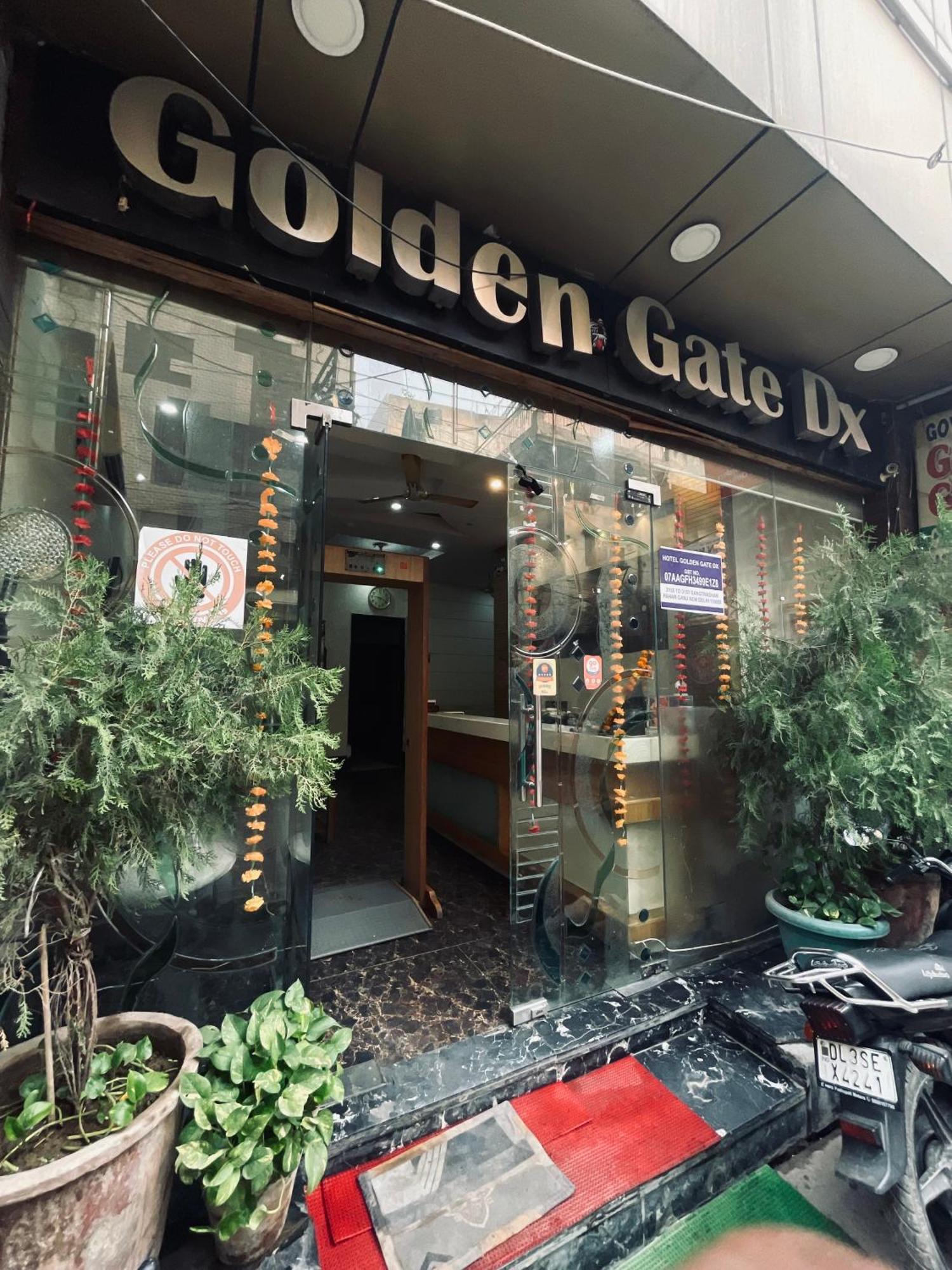 Hotel Golden Gate New Delhi Exterior photo